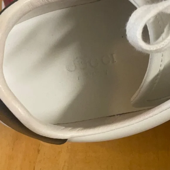 Gucci Sneakers with Red and Blue Accents - Picture 6 of 10